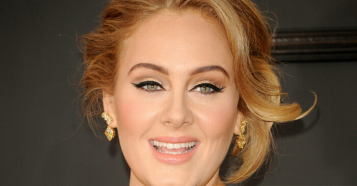 Los fans de Adele la acusan de estafa