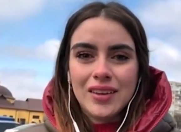 Periodista argentina rompe a llorar en vivo desde Ucrania:"Es muy duro"