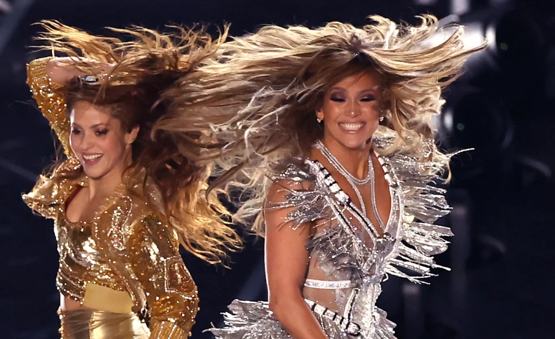 Jennifer López y Shakira, las cantantes latinas más ricas