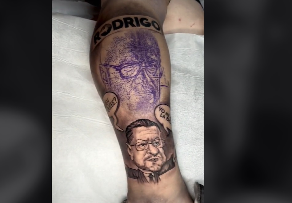 Hombre se tatúa personaje de obedece a la morsa - Grupo Milenio