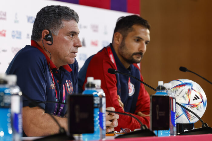Suárez solo confirmó el cambio de Juan Pablo Vargas en la titular de Costa Rica.