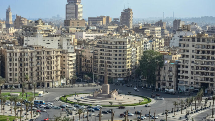 La plaza Tahrir en El Cario. Ilustración.