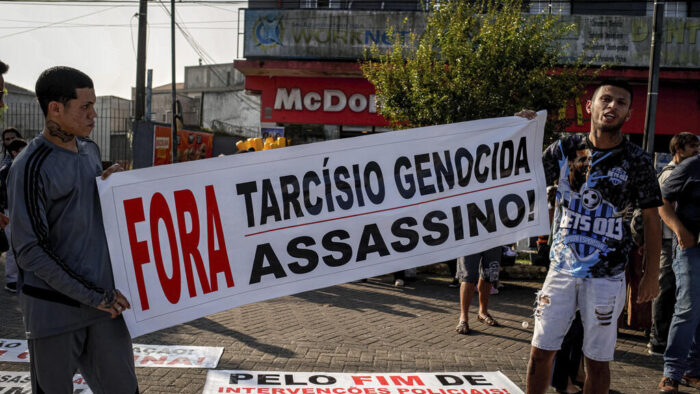 Protesta contra la política de seguridad del gobernador del Estado de Sao Paulo Tarcisio de Freitas, el 2 de agosto de 2023 tras la muerte de varias personas en operativos policiales estatales.