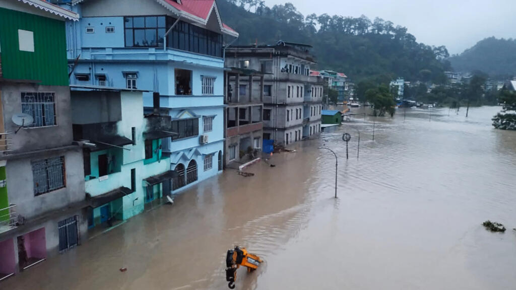 Calles inundadas en el valle de Lachen, en el estado de Sikkim, el 4 de octubre de 2023.