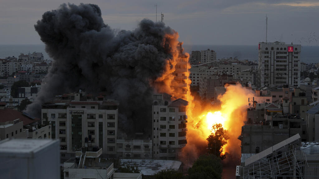 Explosión de una edificio habitacional de Gaza, impactado por un cohete israelí, el 7 de octubre de 2023. Foto de ilustración.